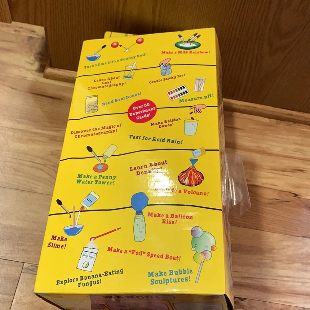 Magic School Bus Chemistry Lab set with information experiment cards GUC